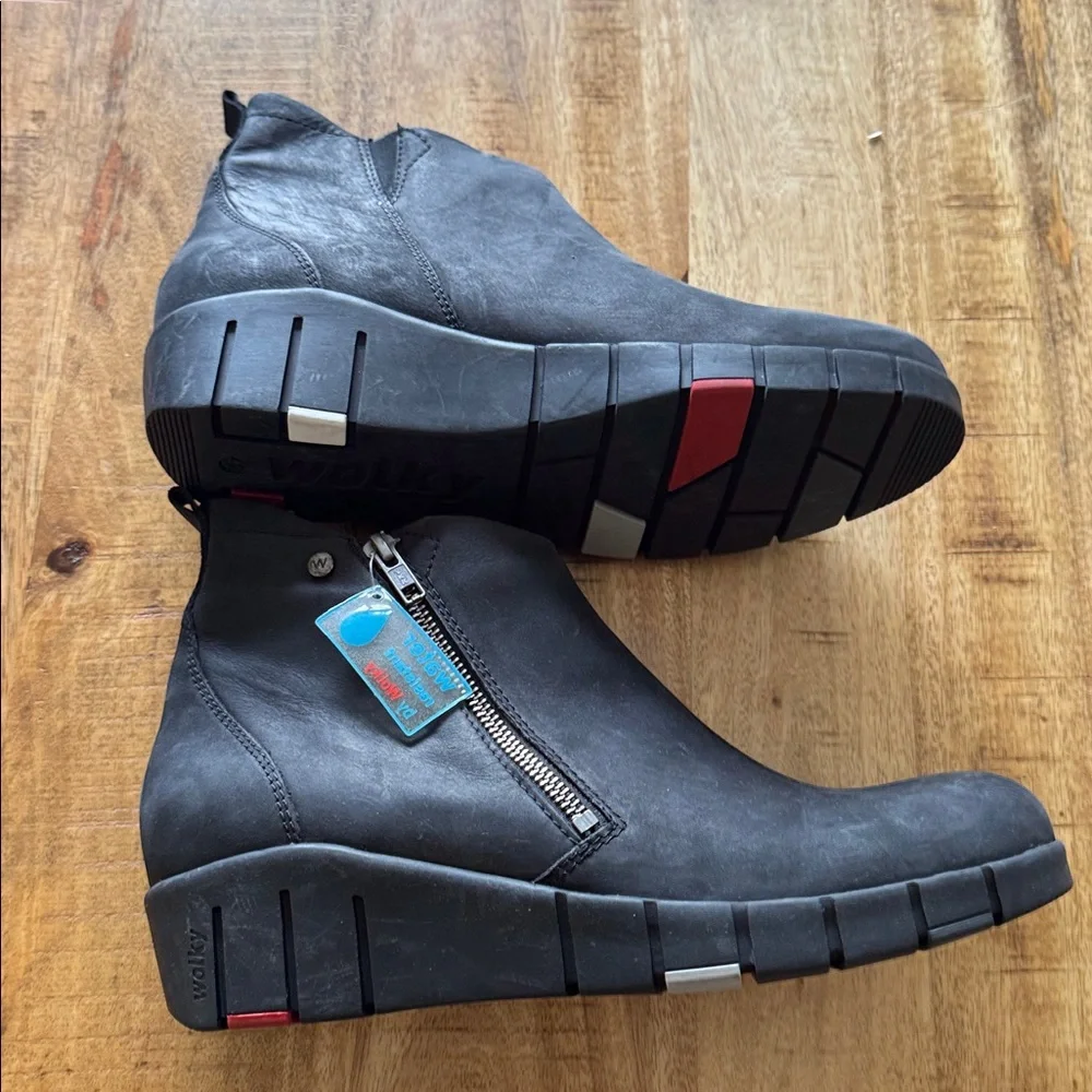 Wolky sleek black